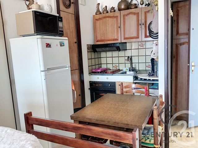 Appartement T2 à vendre - 2 pièces - 28.0 m2 - LE BARCARES - 66 - LANGUEDOC-ROUSSILLON - Century 21 Zénith Appartement T2 à vendre - 2 pièces - 28.0 m2 - LE BARCARES - 66 - LANGUEDOC-ROUSSILLON - Century 21 Zénith
