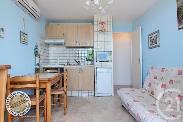 Appartement T3 à vendre - 3 pièces - 30.0 m2 - LE BARCARES - 66 - LANGUEDOC-ROUSSILLON - Century 21 Zénith Appartement T3 à vendre - 3 pièces - 30.0 m2 - LE BARCARES - 66 - LANGUEDOC-ROUSSILLON - Century 21 Zénith