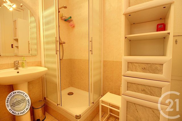 Appartement T3 à vendre - 3 pièces - 30.0 m2 - LE BARCARES - 66 - LANGUEDOC-ROUSSILLON - Century 21 Zénith Appartement T3 à vendre - 3 pièces - 30.0 m2 - LE BARCARES - 66 - LANGUEDOC-ROUSSILLON - Century 21 Zénith