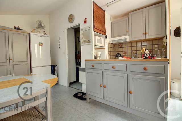 Appartement F1 à vendre - 1 pièce - 29.0 m2 - LE BARCARES - 66 - LANGUEDOC-ROUSSILLON - Century 21 Zénith Appartement F1 à vendre - 1 pièce - 29.0 m2 - LE BARCARES - 66 - LANGUEDOC-ROUSSILLON - Century 21 Zénith