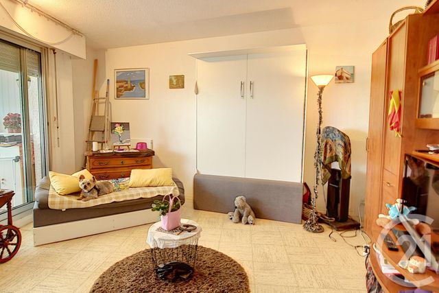 Studio Cabine à vendre - 1 pièce - 22.7 m2 - LE BARCARES - 66 - LANGUEDOC-ROUSSILLON - Century 21 Zénith Studio Cabine à vendre - 1 pièce - 22.7 m2 - LE BARCARES - 66 - LANGUEDOC-ROUSSILLON - Century 21 Zénith