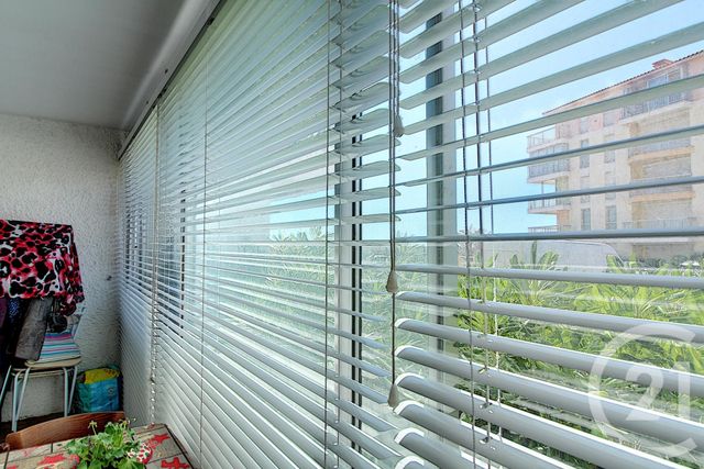Studio Cabine à vendre - 1 pièce - 22.7 m2 - LE BARCARES - 66 - LANGUEDOC-ROUSSILLON - Century 21 Zénith Studio Cabine à vendre - 1 pièce - 22.7 m2 - LE BARCARES - 66 - LANGUEDOC-ROUSSILLON - Century 21 Zénith
