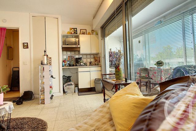Studio Cabine à vendre - 1 pièce - 22.7 m2 - LE BARCARES - 66 - LANGUEDOC-ROUSSILLON - Century 21 Zénith Studio Cabine à vendre - 1 pièce - 22.7 m2 - LE BARCARES - 66 - LANGUEDOC-ROUSSILLON - Century 21 Zénith