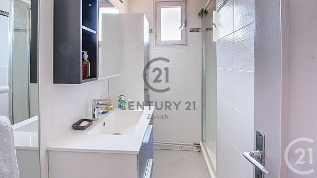 Afficher la photo en grand Appartement F4 à vendre - 4 pièces - 81.0 m2 - LE BARCARES - 66 - LANGUEDOC-ROUSSILLON - Century 21 Zénith