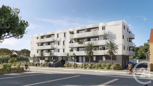 Afficher la photo en grand Appartement T4 à vendre - 4 pièces - 78.41 m2 - LE BARCARES - 66 - LANGUEDOC-ROUSSILLON - Century 21 Zénith