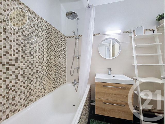 Appartement T3 à vendre - 3 pièces - 65.1 m2 - LE BARCARES - 66 - LANGUEDOC-ROUSSILLON - Century 21 Zénith