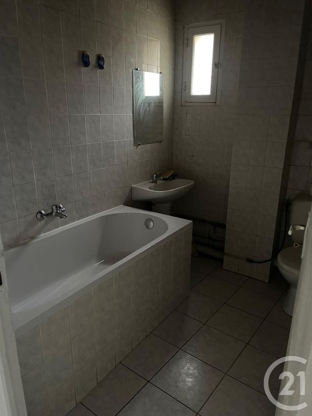 Afficher la photo en grand immeuble à vendre - 602.0 m2 - ST LAURENT DE LA SALANQUE - 66 - LANGUEDOC-ROUSSILLON - Century 21 Zénith