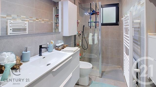 maison à vendre - 4 pièces - 137.0 m2 - ST LAURENT DE LA SALANQUE - 66 - LANGUEDOC-ROUSSILLON - Century 21 Zénith